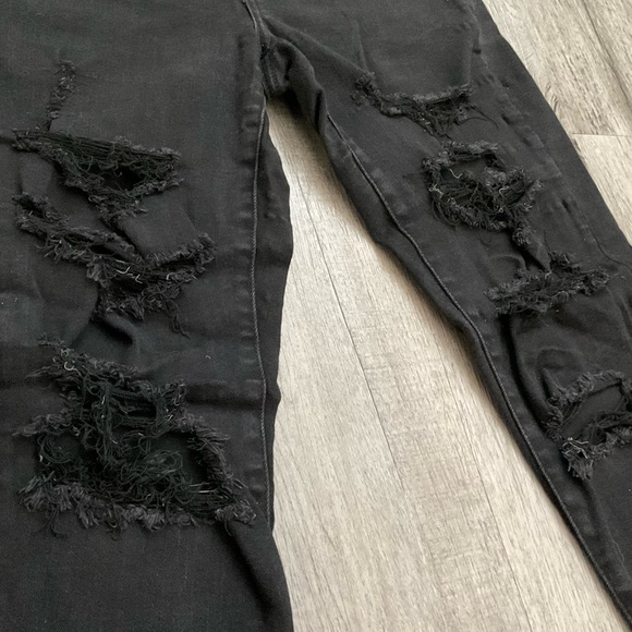 AE Curvy Hi-Rise High-Waisted Black Jegging, Ripped Skinny Fit - Picture 3 of 10